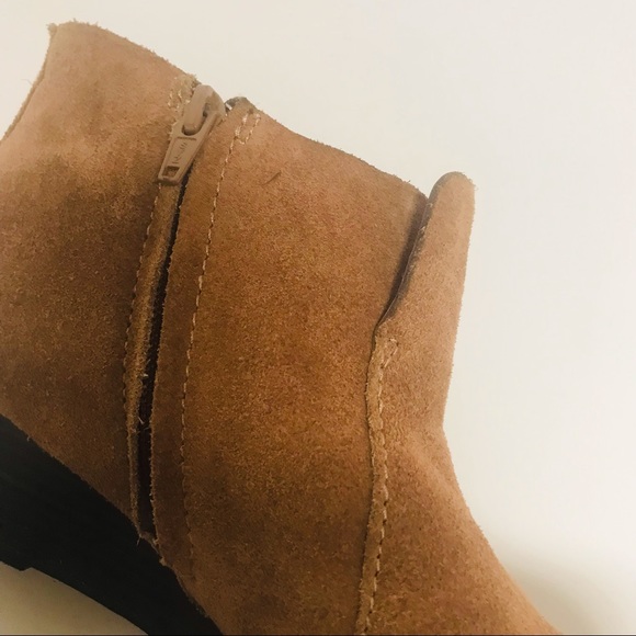 Nicole Camel Brown Pat Wedge Bootie size 8 - Picture 10 of 16